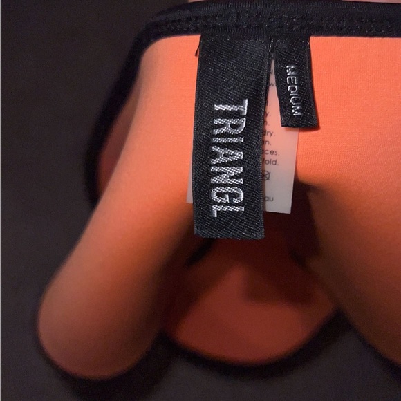 Triangl bathing suit top and bottom - Picture 3 of 3